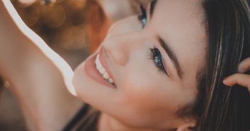 Schluss mit Zornesfalte, Krähenfüßen und Stirnfalten dank Botox®