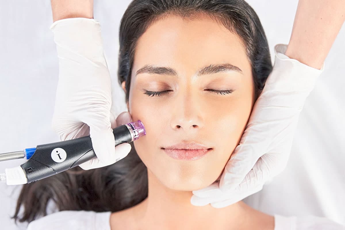 Titelbild zu „Hydrafacial Syndeo bei OmniMed: Hautpflege mit neuer Gerätegeneration“