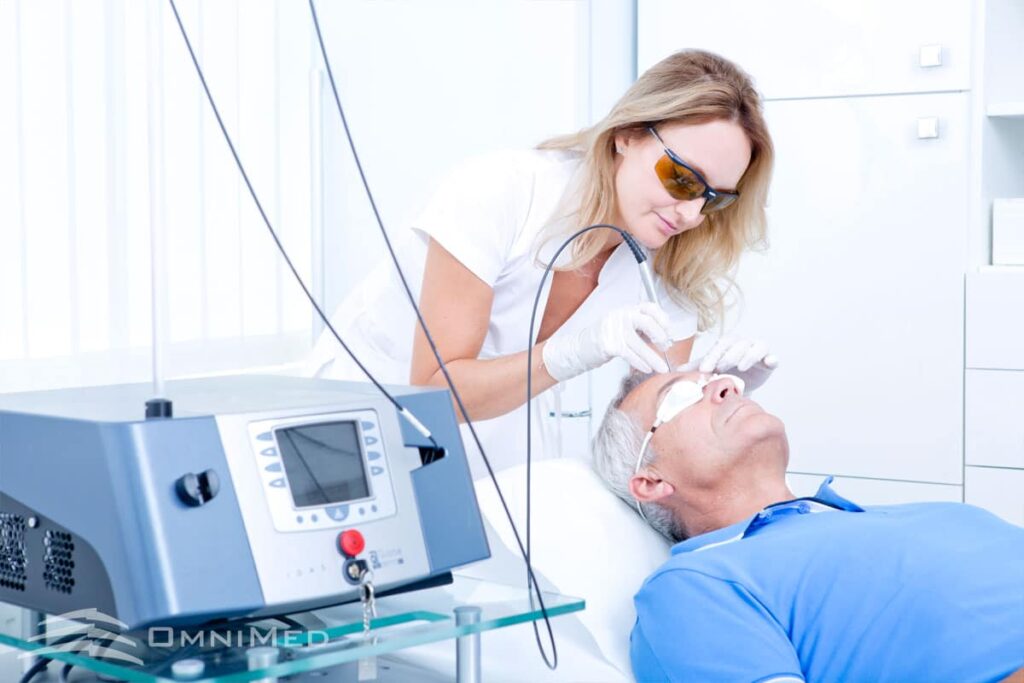 Titelbild zu „KTP‑Laser: Präzise Behandlung gegen Couperose und rote Äderchen“